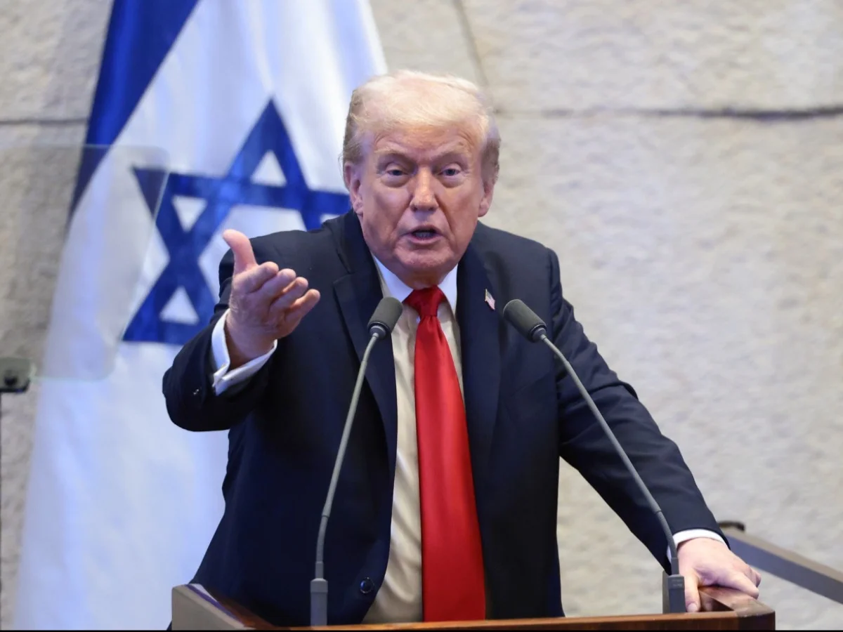 Trump, Knesset konuşmasında Netanyahu’yu övdü, İran’a açık kapı bıraktı, Filistinlilere sert mesaj verdi.