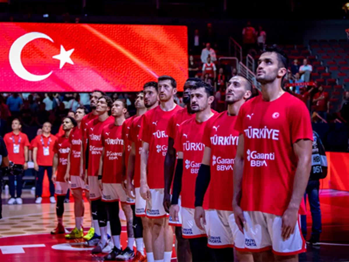 12 Dev Adam çeyrek finalde! Basketbol Milli Takımı İsveç'i yendi