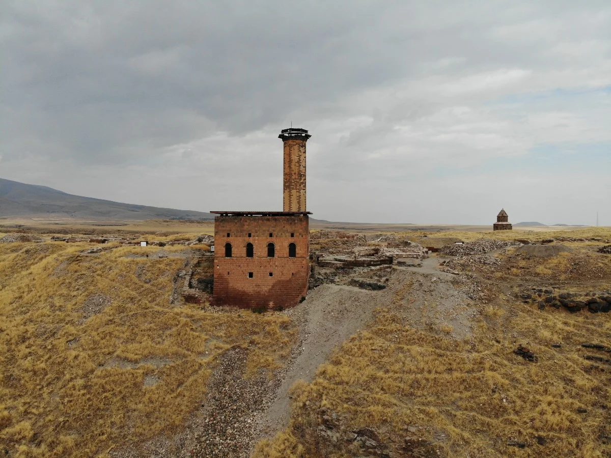 Anadolu'nun ilk Türk camisi Kars'ta: Ebul Menuçehr Camii