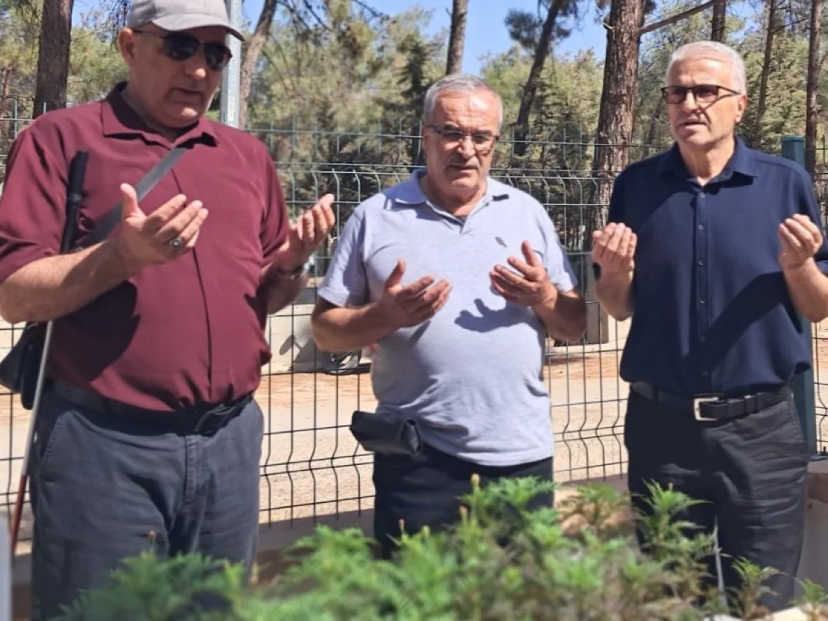 Şehit babasının mezarını 58 yıl sonra buldu