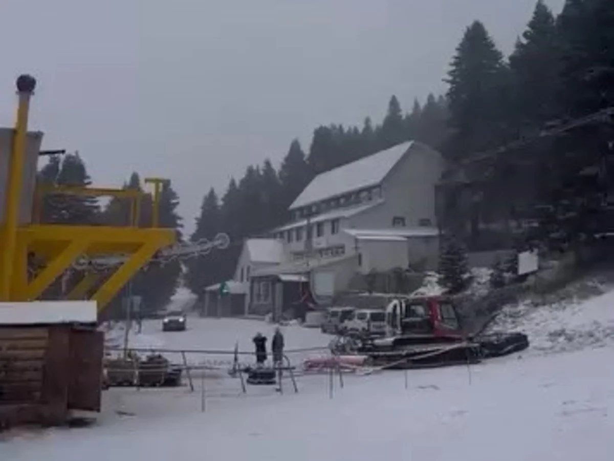 Uludağ'da beklenen kar yağışı başladı..