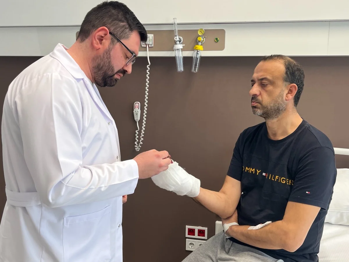 Kopan parmağını buz poşetine koyarak yurt dışından Türkiye’ye getirdi