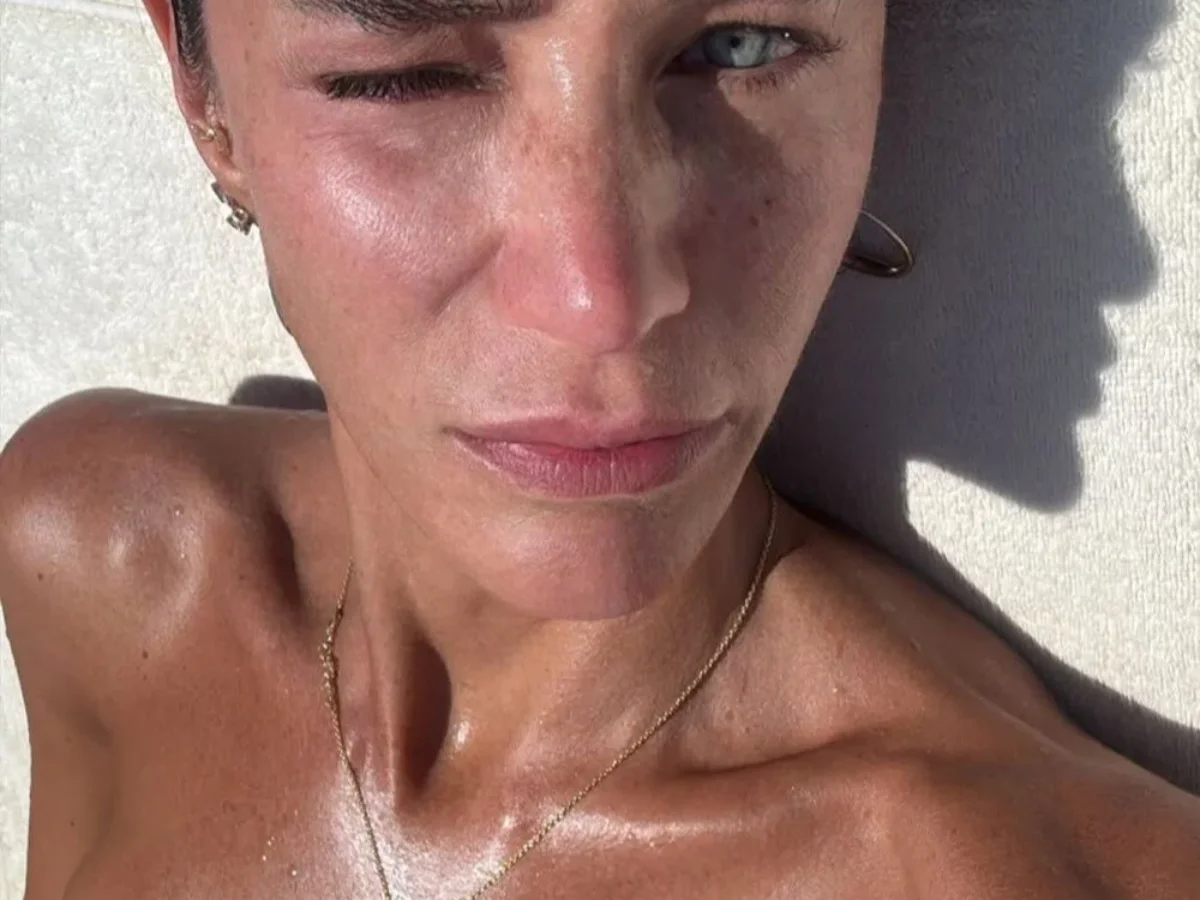 Berrak Tüzünataç'tan yaza veda pozları