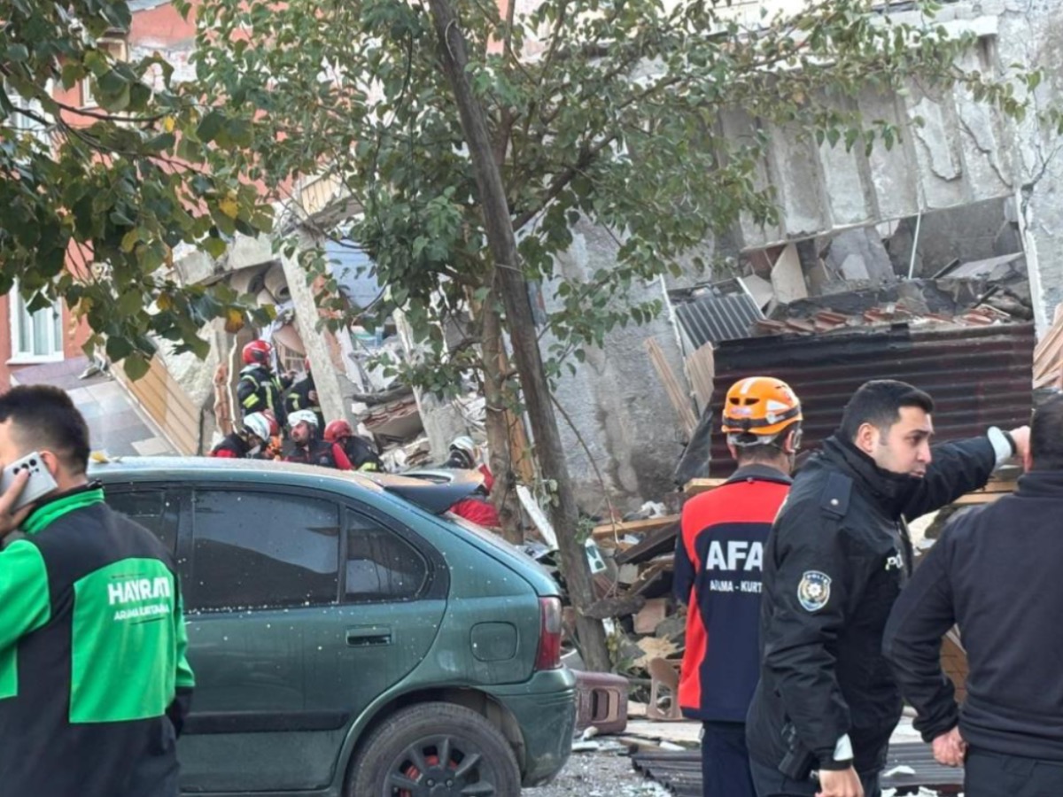 Gebze’de bina çöktü: 5 kişi enkaz altında. Sokaktaki 8 bina mühürlendi