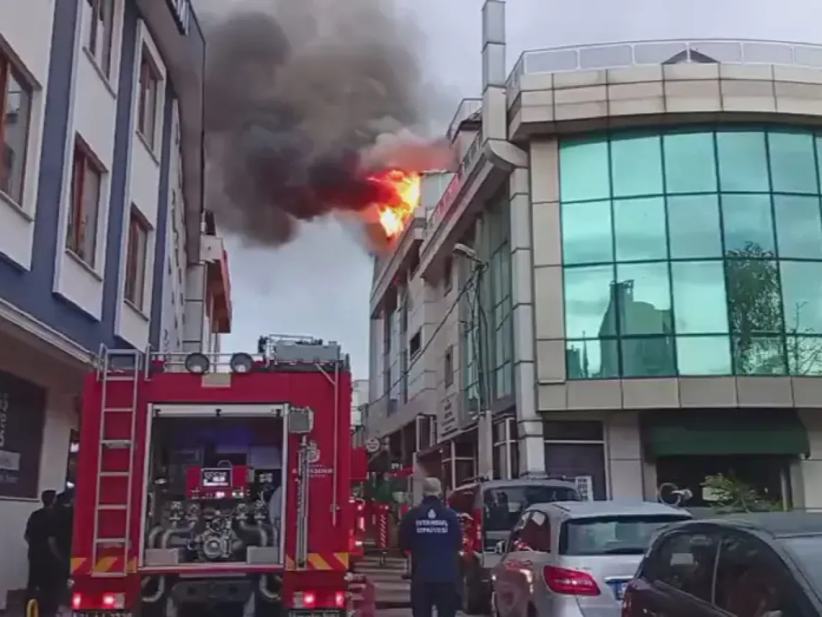 İstanbul'da otel yangını. 9 kişi kurtarıldı