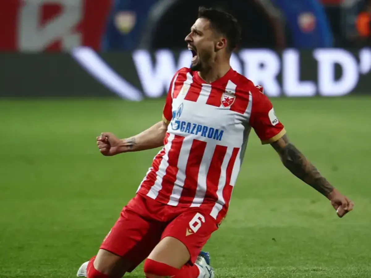 Fenerbahçe'de istenmeyen isim, 2025'in en iyi futbolcusu seçildi