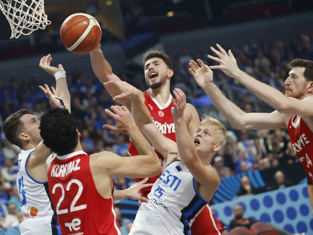 12 Dev Adam Estonya'yı da devirdi: Namağlup yoluna devam ediyor!