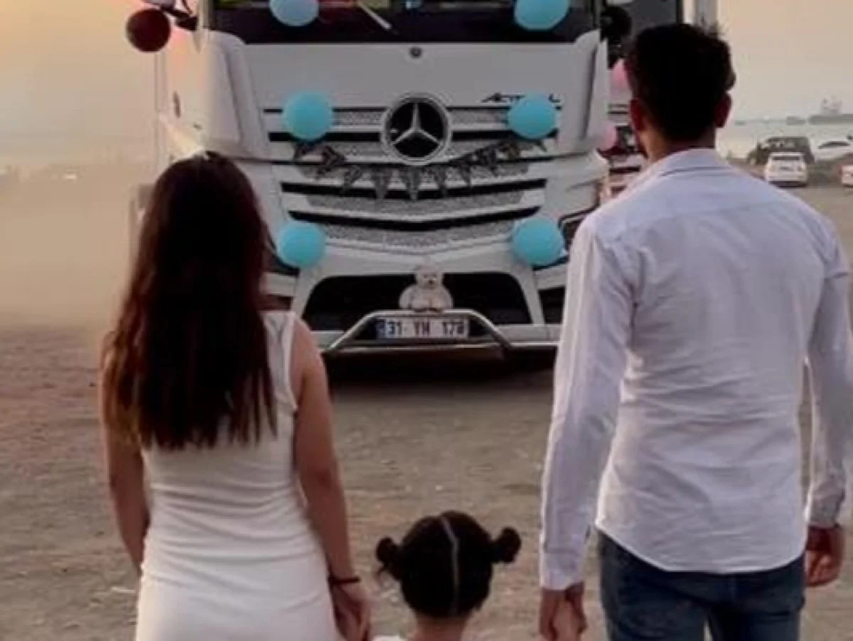 Şaşırtan cinsiyet açıklama partisi! Tır şoförü ve eşi işte böyle öğrendi