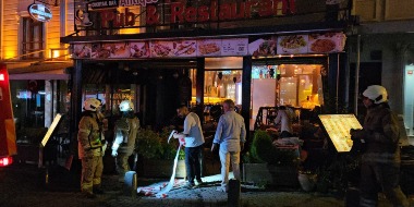 Fatih'te otelde korkutan yangın: Konaklayanlar tahliye edildi